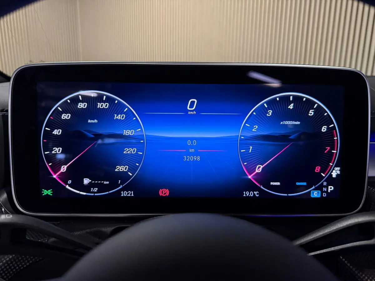 200 AMG STYLING-AIRSCARF-MEMORY-360 CAMERA-TREKHAAK-ZEER COMPLEET