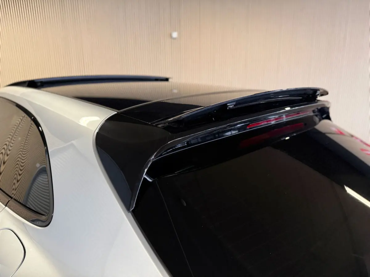 2.9 4 E-Hybrid-SPORT DESIGN-SPORT UITLAAT-18 VOUDIG-PDLS-SPORT CHRONO-ZEER COMPLEET