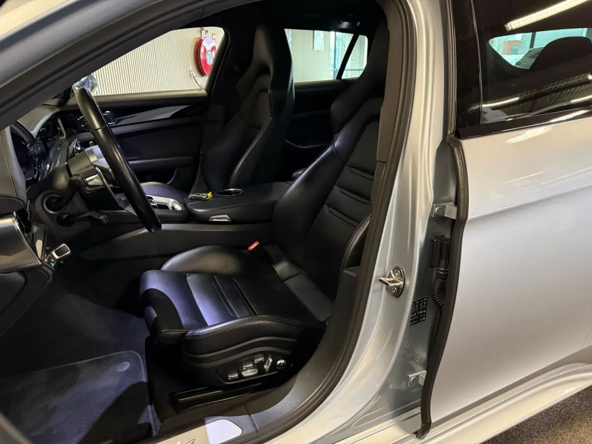 2.9 4 E-Hybrid-SPORT DESIGN-SPORT UITLAAT-18 VOUDIG-PDLS-SPORT CHRONO-ZEER COMPLEET