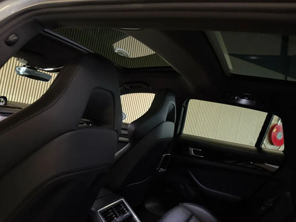 2.9 4 E-Hybrid-SPORT DESIGN-SPORT UITLAAT-18 VOUDIG-PDLS-SPORT CHRONO-ZEER COMPLEET