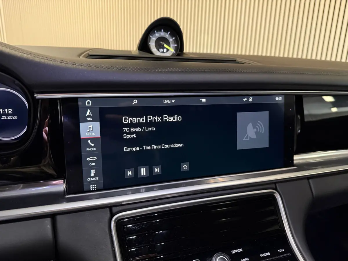 2.9 4 E-Hybrid-SPORT DESIGN-SPORT UITLAAT-18 VOUDIG-PDLS-SPORT CHRONO-ZEER COMPLEET