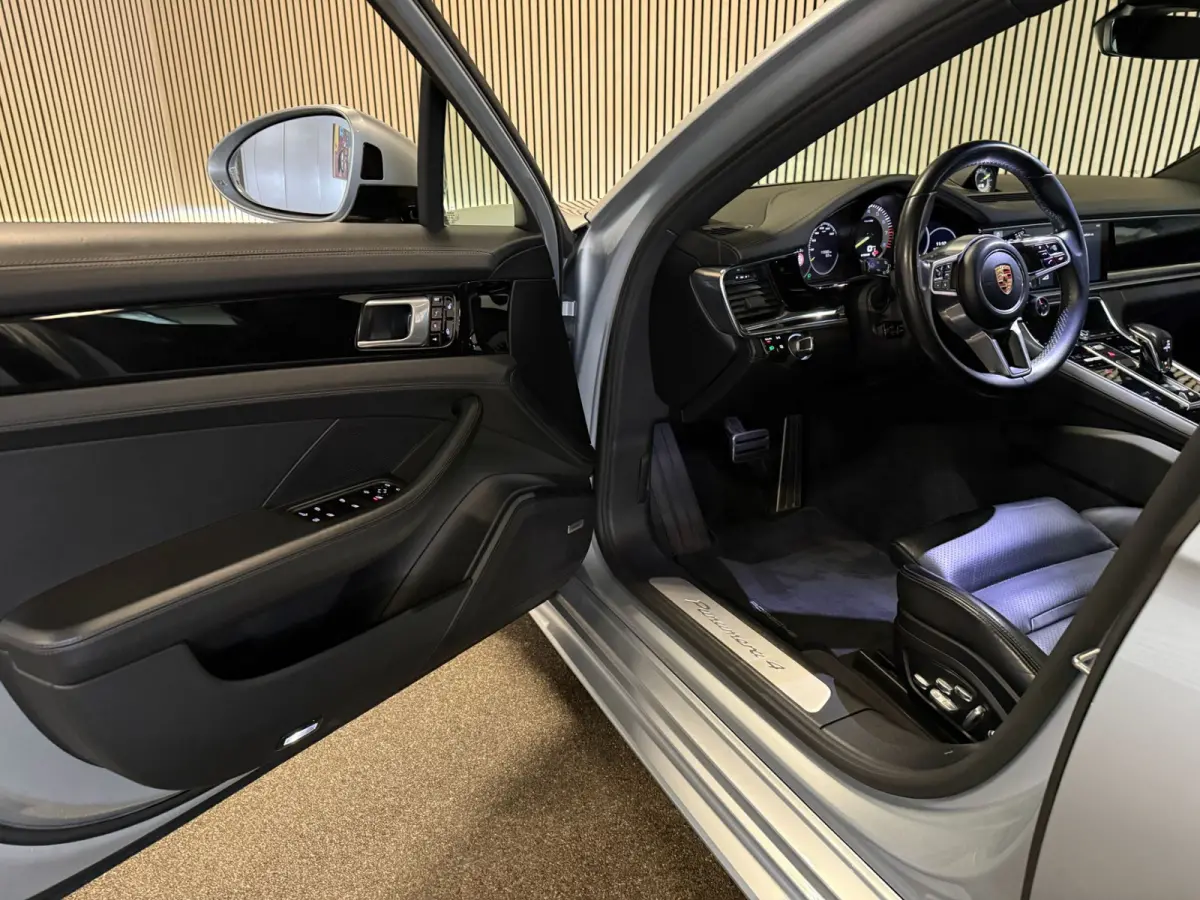 2.9 4 E-Hybrid-SPORT DESIGN-SPORT UITLAAT-18 VOUDIG-PDLS-SPORT CHRONO-ZEER COMPLEET