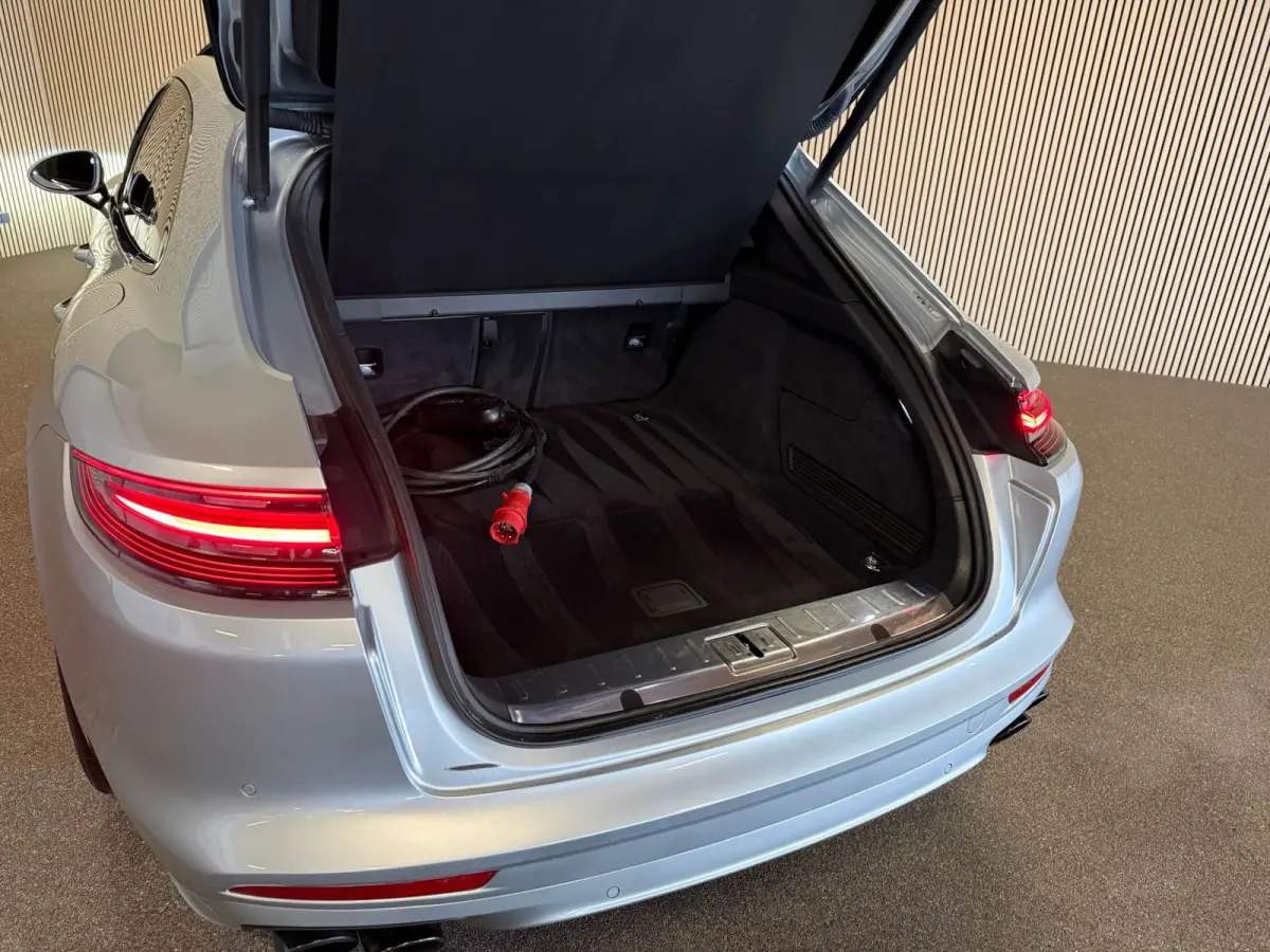 2.9 4 E-Hybrid-SPORT DESIGN-SPORT UITLAAT-18 VOUDIG-PDLS-SPORT CHRONO-ZEER COMPLEET