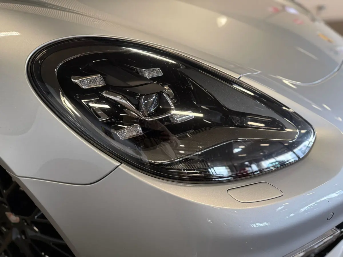 2.9 4 E-Hybrid-SPORT DESIGN-SPORT UITLAAT-18 VOUDIG-PDLS-SPORT CHRONO-ZEER COMPLEET