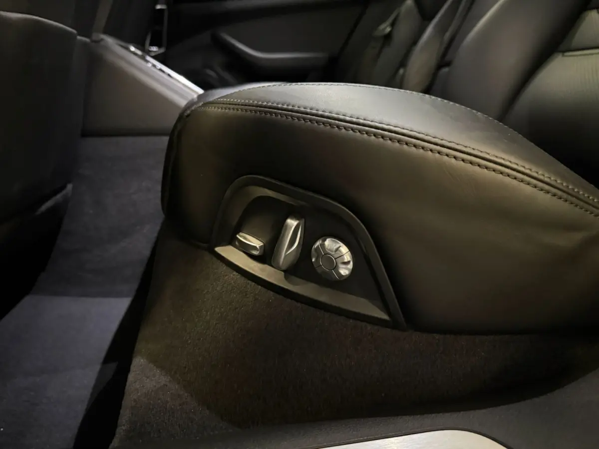 2.9 4 E-Hybrid-SPORT DESIGN-SPORT UITLAAT-18 VOUDIG-PDLS-SPORT CHRONO-ZEER COMPLEET