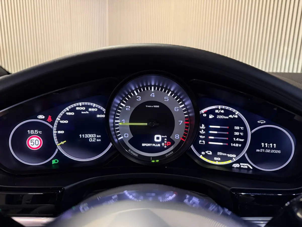 2.9 4 E-Hybrid-SPORT DESIGN-SPORT UITLAAT-18 VOUDIG-PDLS-SPORT CHRONO-ZEER COMPLEET