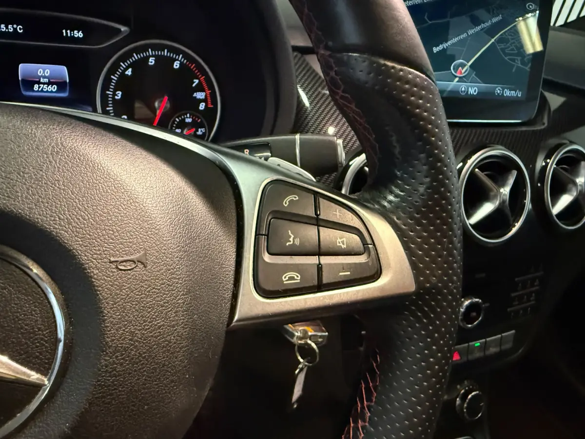180 AMG STYLING-PANORAMA-TREKHAAK-NIGHT-ORIG NL-COMPLEET