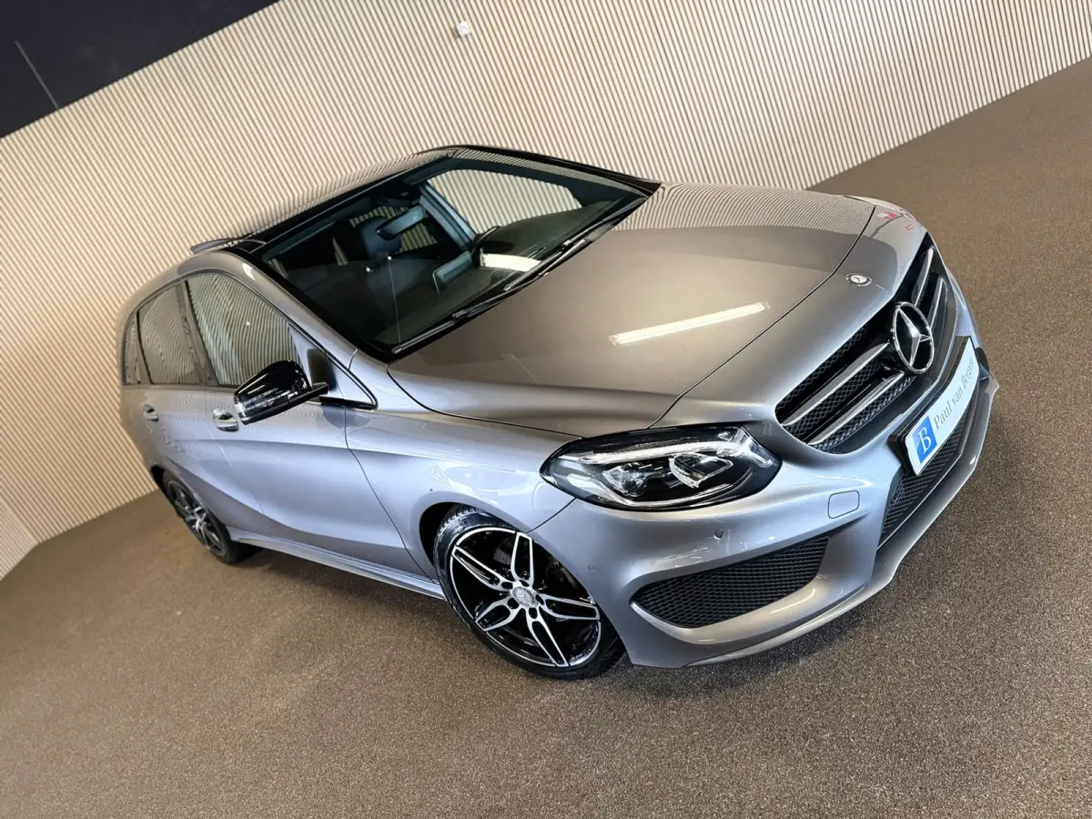 180 AMG STYLING-PANORAMA-TREKHAAK-NIGHT-ORIG NL-COMPLEET