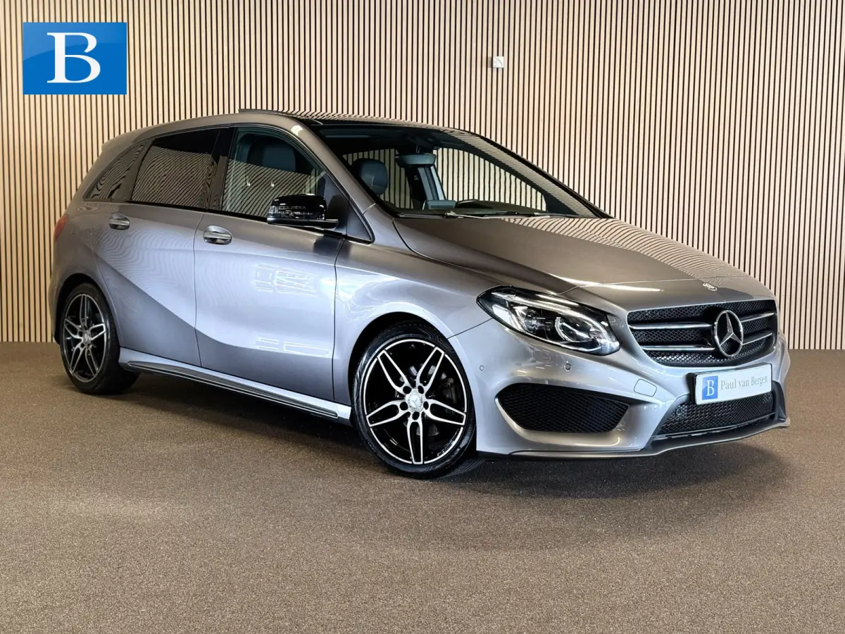 180 AMG STYLING-PANORAMA-TREKHAAK-NIGHT-ORIG NL-COMPLEET