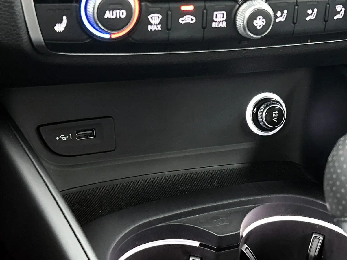 35 TFSI CoD Advance Sport | Stoelverwarming | Electronic Climate Control | Cruise Control | Buitenspiegels Elektrisch Verstel- en Verwarmbaar | LED Koplampen | Lederen Stuurwiel | Lederen-St