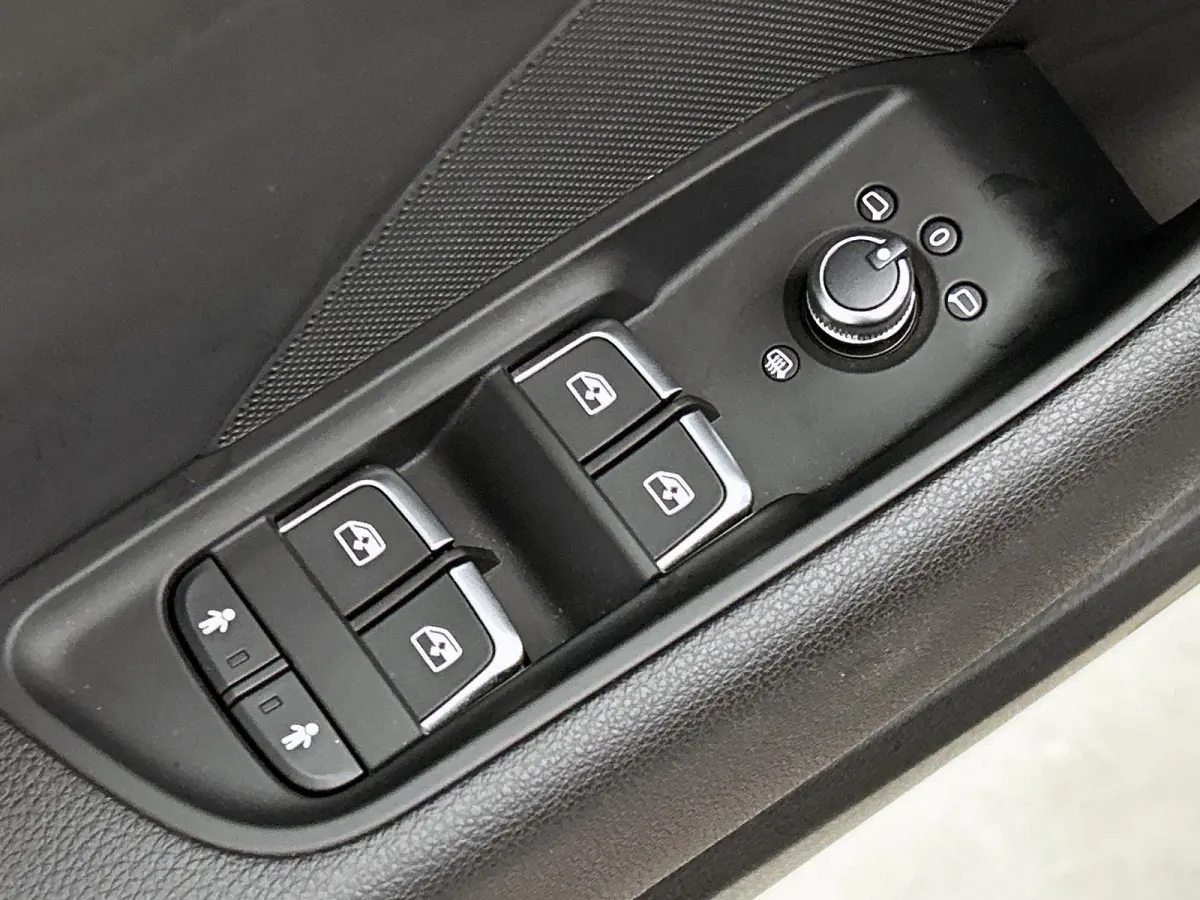 35 TFSI CoD Advance Sport | Stoelverwarming | Electronic Climate Control | Cruise Control | Buitenspiegels Elektrisch Verstel- en Verwarmbaar | LED Koplampen | Lederen Stuurwiel | Lederen-St