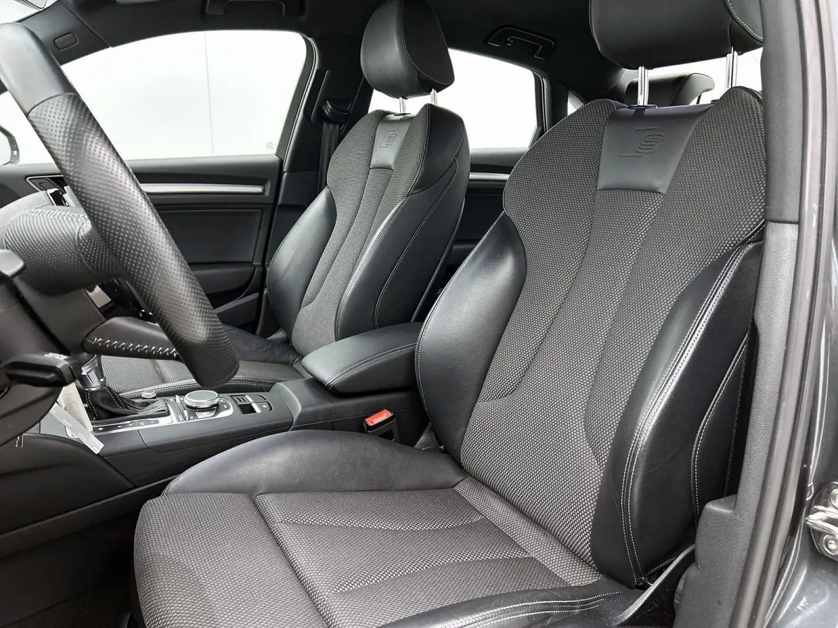 35 TFSI CoD Advance Sport | Stoelverwarming | Electronic Climate Control | Cruise Control | Buitenspiegels Elektrisch Verstel- en Verwarmbaar | LED Koplampen | Lederen Stuurwiel | Lederen-St