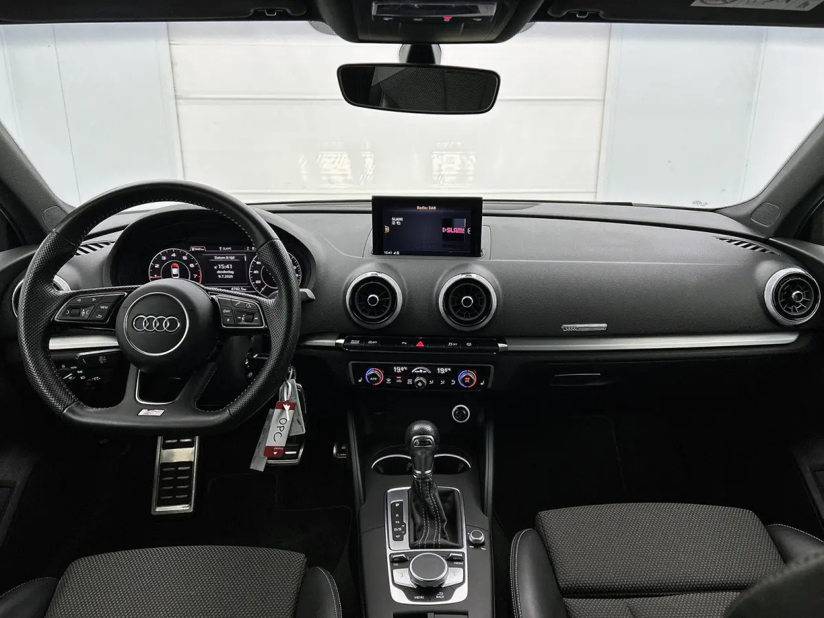 35 TFSI CoD Advance Sport | Stoelverwarming | Electronic Climate Control | Cruise Control | Buitenspiegels Elektrisch Verstel- en Verwarmbaar | LED Koplampen | Lederen Stuurwiel | Lederen-St