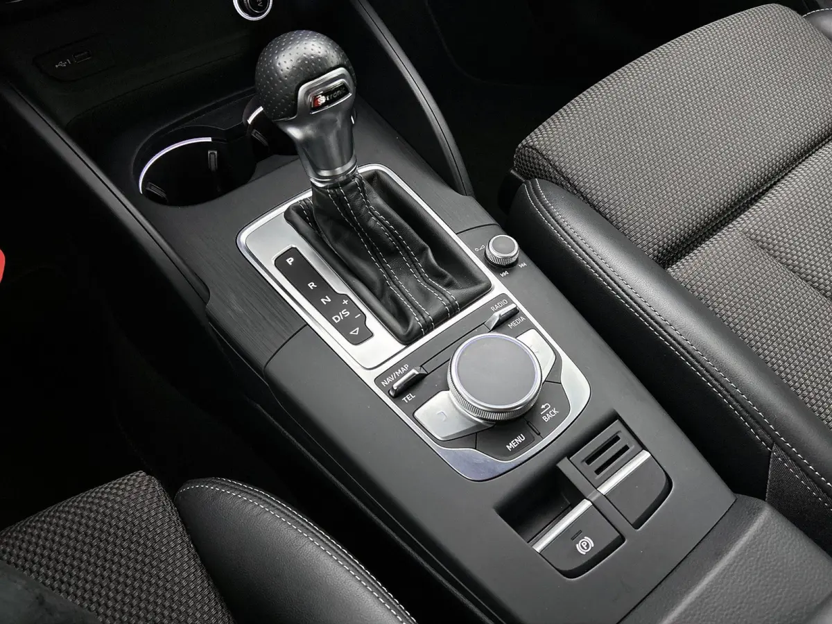 35 TFSI CoD Advance Sport | Stoelverwarming | Electronic Climate Control | Cruise Control | Buitenspiegels Elektrisch Verstel- en Verwarmbaar | LED Koplampen | Lederen Stuurwiel | Lederen-St