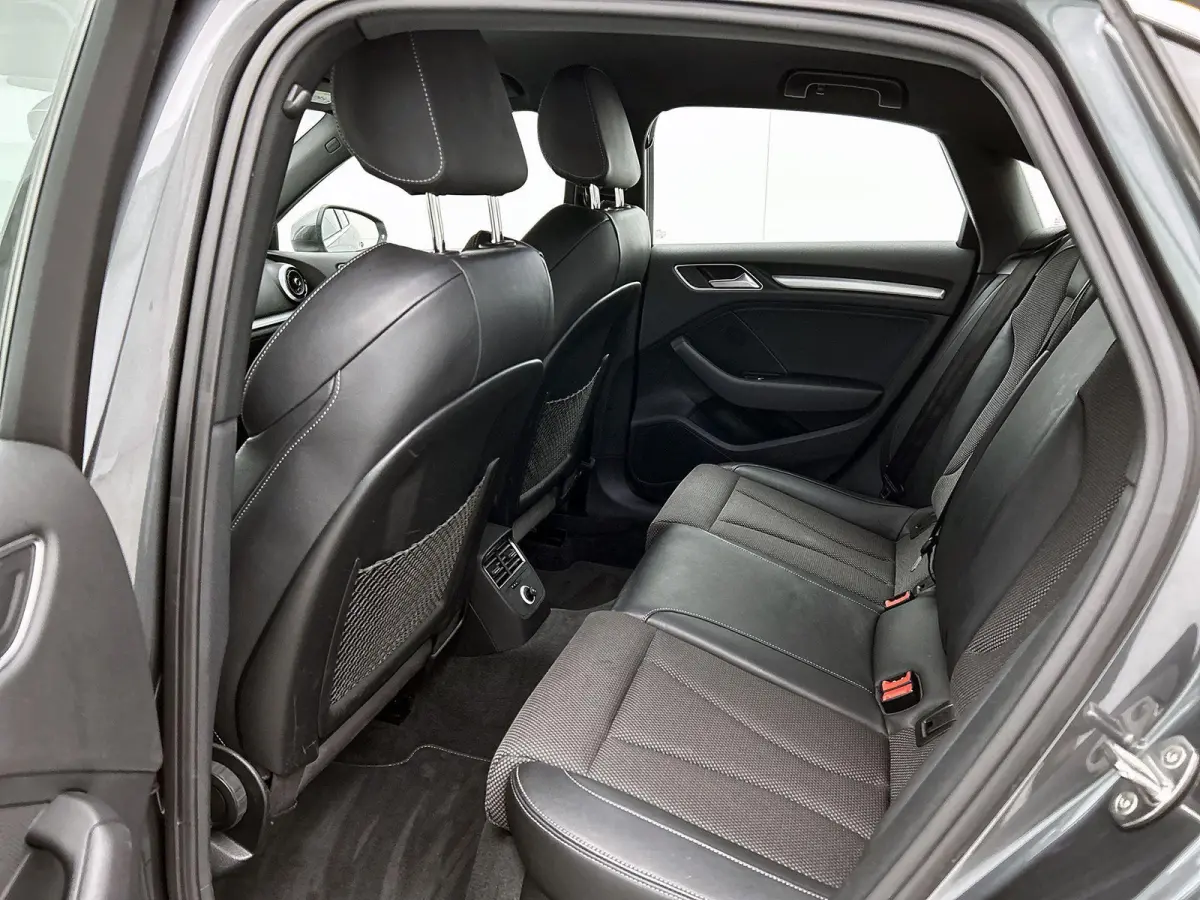 35 TFSI CoD Advance Sport | Stoelverwarming | Electronic Climate Control | Cruise Control | Buitenspiegels Elektrisch Verstel- en Verwarmbaar | LED Koplampen | Lederen Stuurwiel | Lederen-St