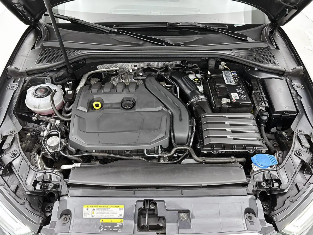 35 TFSI CoD Advance Sport | Stoelverwarming | Electronic Climate Control | Cruise Control | Buitenspiegels Elektrisch Verstel- en Verwarmbaar | LED Koplampen | Lederen Stuurwiel | Lederen-St