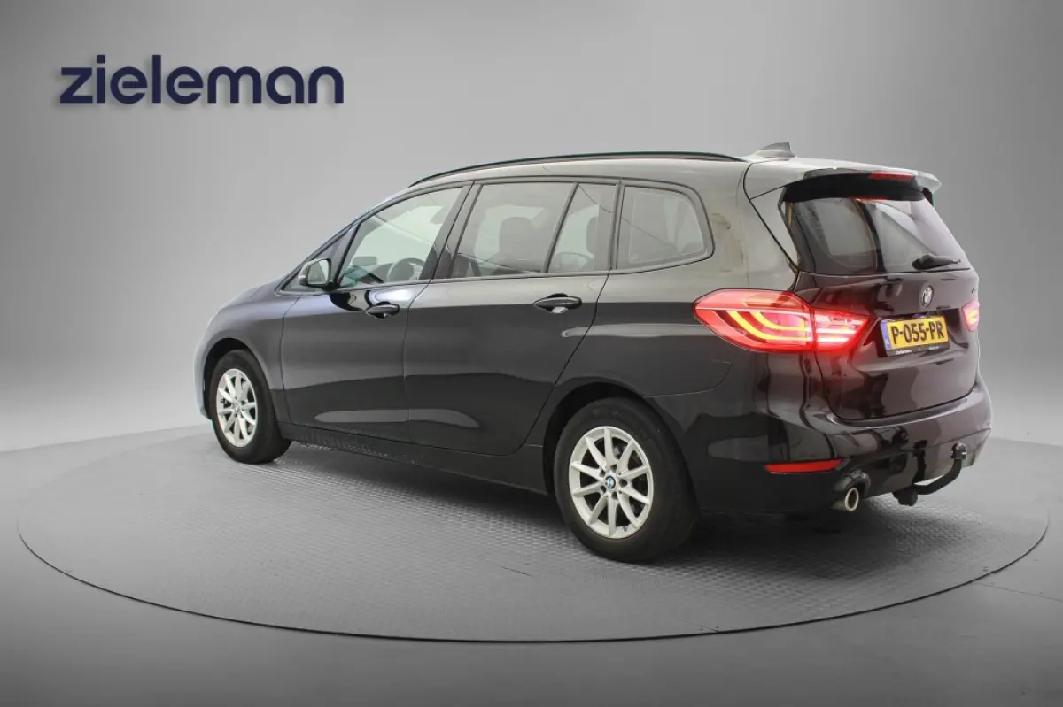 216i Business Edition 7 Persoons - Navi, Camera, Headup Display, Trekhaak