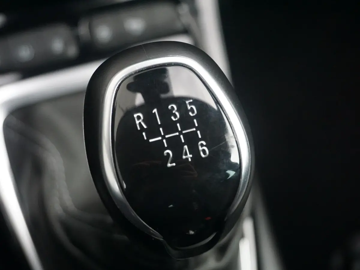 1.2 Turbo Elegance | Navigatie | Apple CarPlay / Android Auto | Climate Control | Achteruitrijcamera |