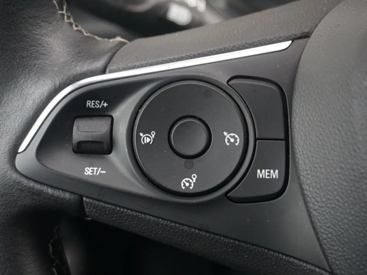 1.2 Turbo Elegance | Navigatie | Apple CarPlay / Android Auto | Climate Control | Achteruitrijcamera |