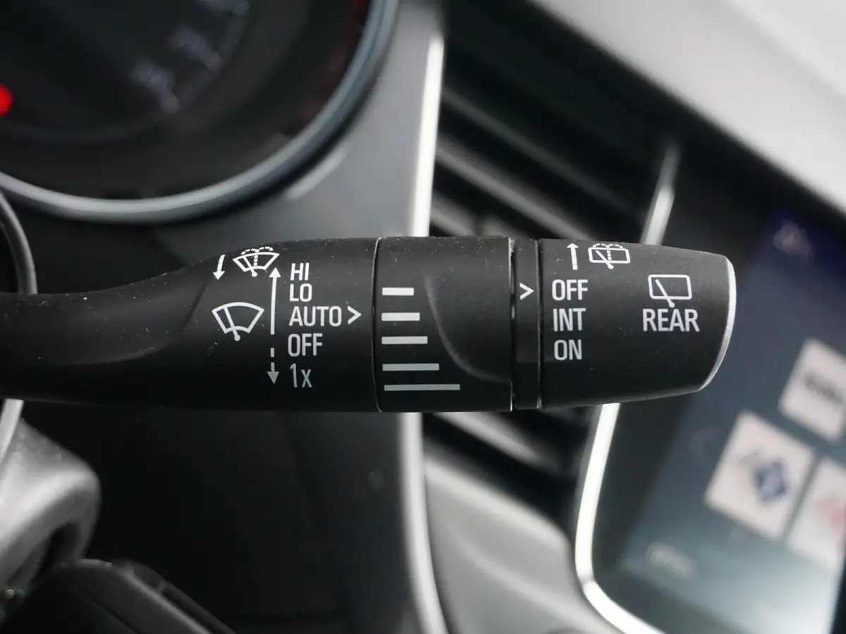 1.2 Turbo Elegance | Navigatie | Apple CarPlay / Android Auto | Climate Control | Achteruitrijcamera |