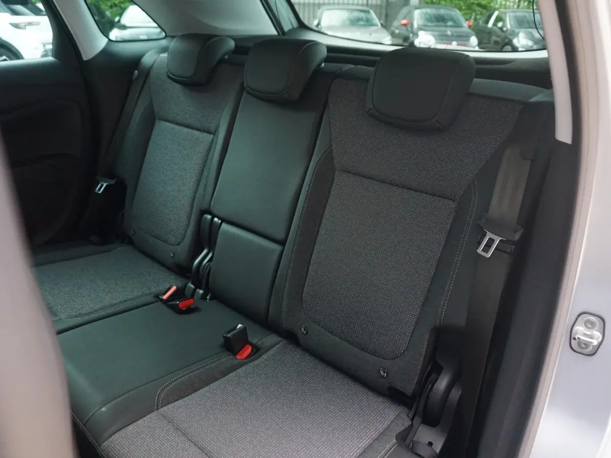 1.2 Turbo Elegance | Navigatie | Apple CarPlay / Android Auto | Climate Control | Achteruitrijcamera |