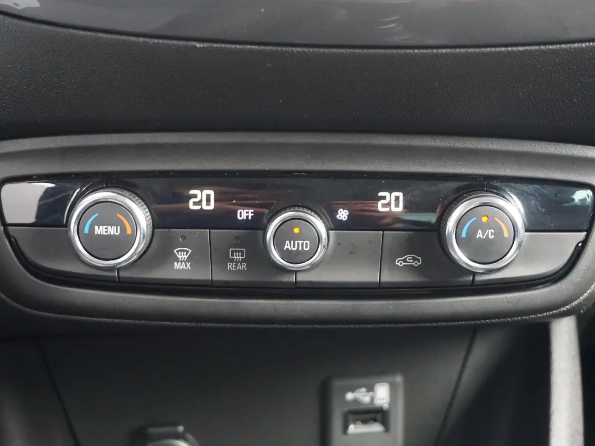 1.2 Turbo Elegance | Navigatie | Apple CarPlay / Android Auto | Climate Control | Achteruitrijcamera |