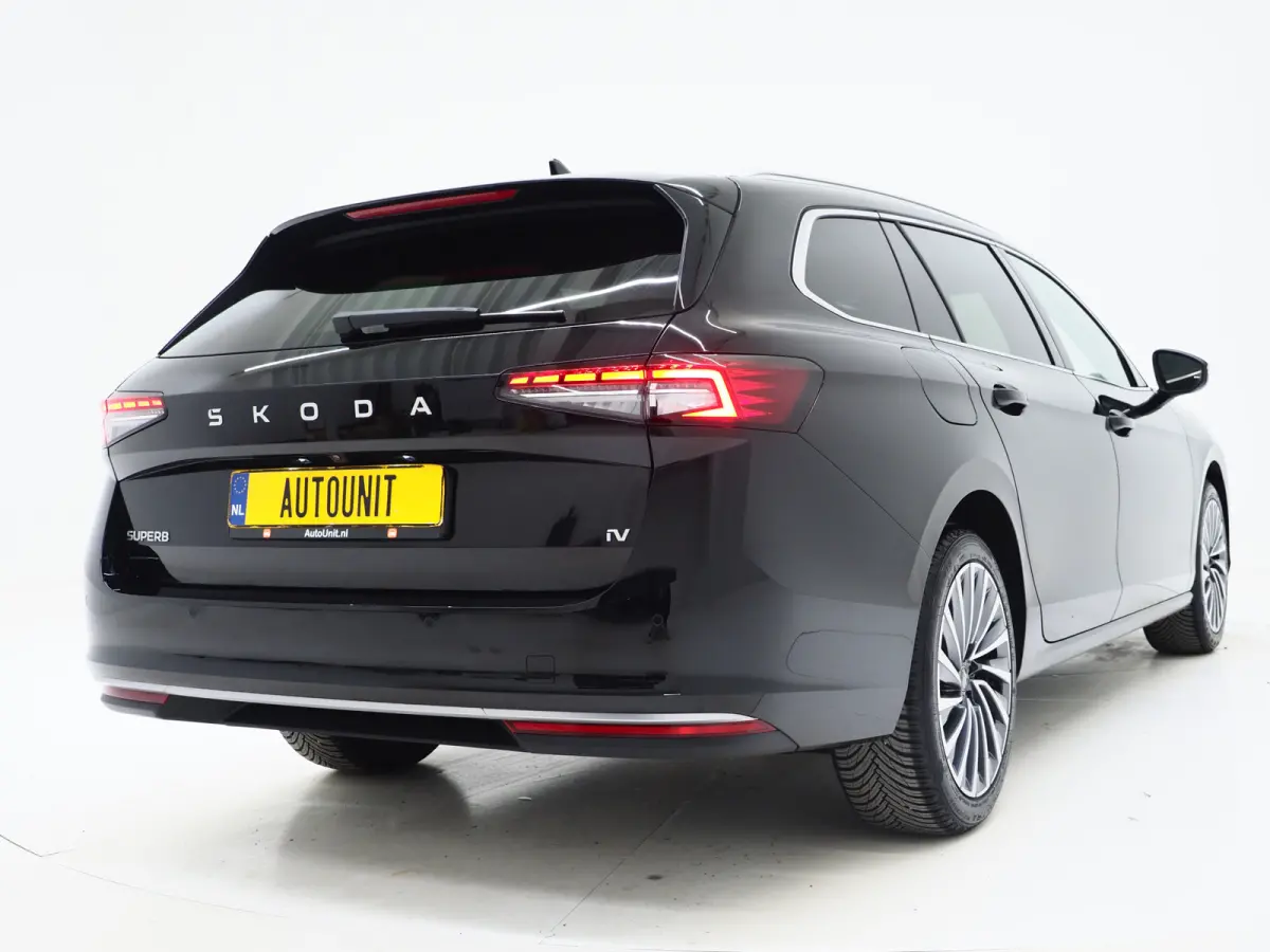 1.5 TSI PHEV Laurin & Klement | Leder | Massage | HUD | Canton | Camera | Sfeerlicht | Memory | Keyless