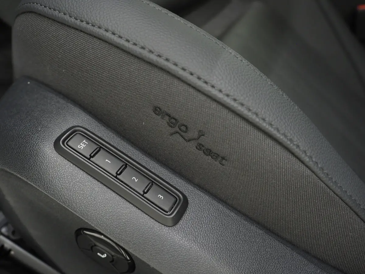 1.5 TSI PHEV Laurin & Klement | Leder | Massage | HUD | Canton | Camera | Sfeerlicht | Memory | Keyless