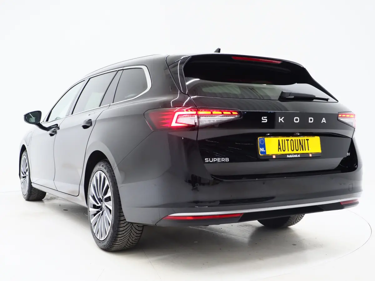 1.5 TSI PHEV Laurin & Klement | Leder | Massage | HUD | Canton | Camera | Sfeerlicht | Memory | Keyless