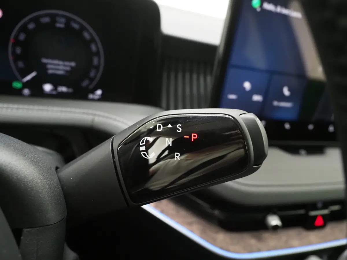 1.5 TSI PHEV Laurin & Klement | Leder | Massage | HUD | Canton | Camera | Sfeerlicht | Memory | Keyless