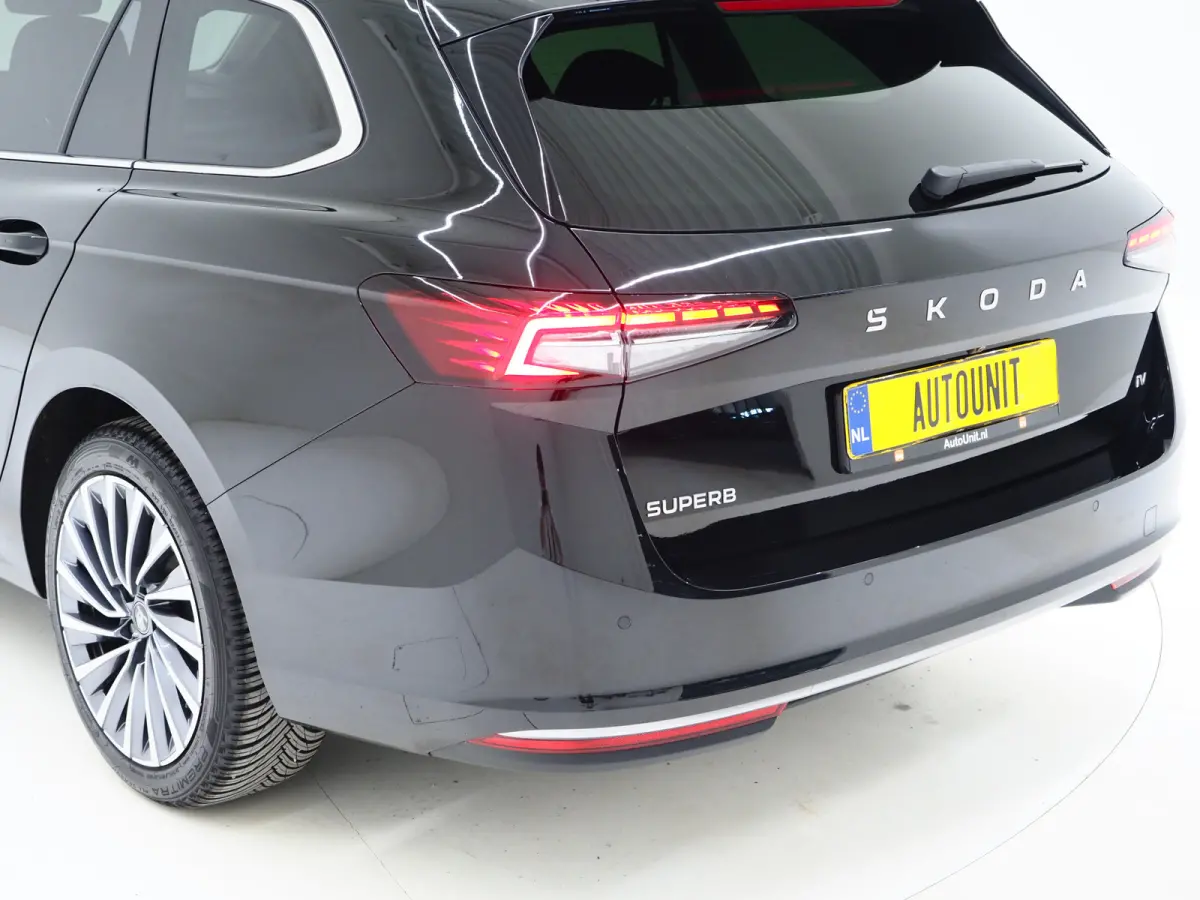1.5 TSI PHEV Laurin & Klement | Leder | Massage | HUD | Canton | Camera | Sfeerlicht | Memory | Keyless