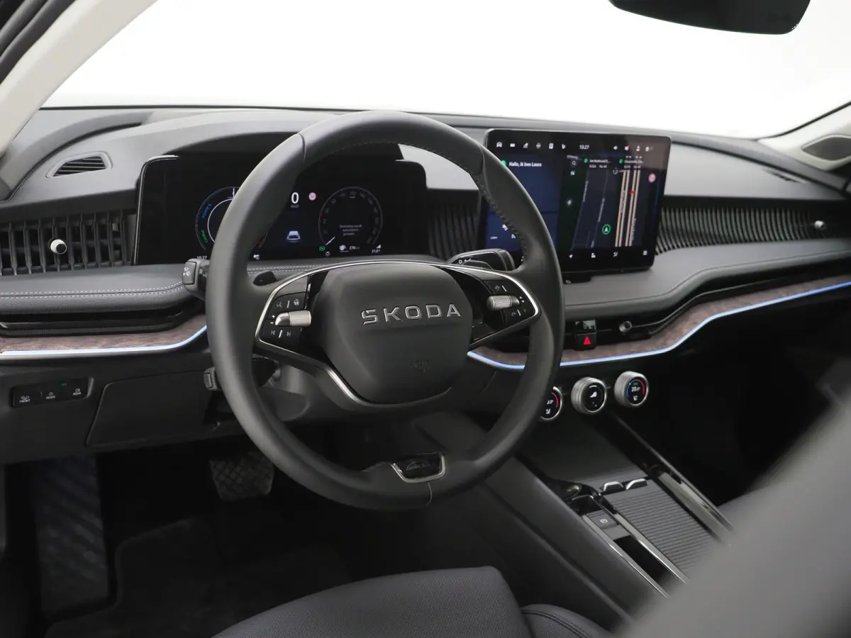 1.5 TSI PHEV Laurin & Klement | Leder | Massage | HUD | Canton | Camera | Sfeerlicht | Memory | Keyless