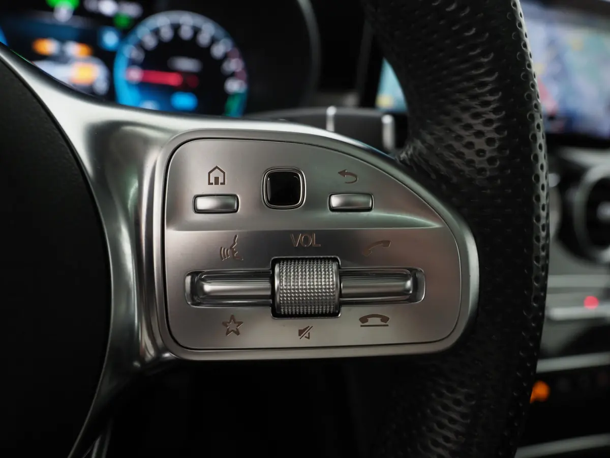 4MATIC Premium Plus | Panoramadak | Trekhaak | Massage | Leder | Stoelkoeling | Sfeerlicht | Carplay