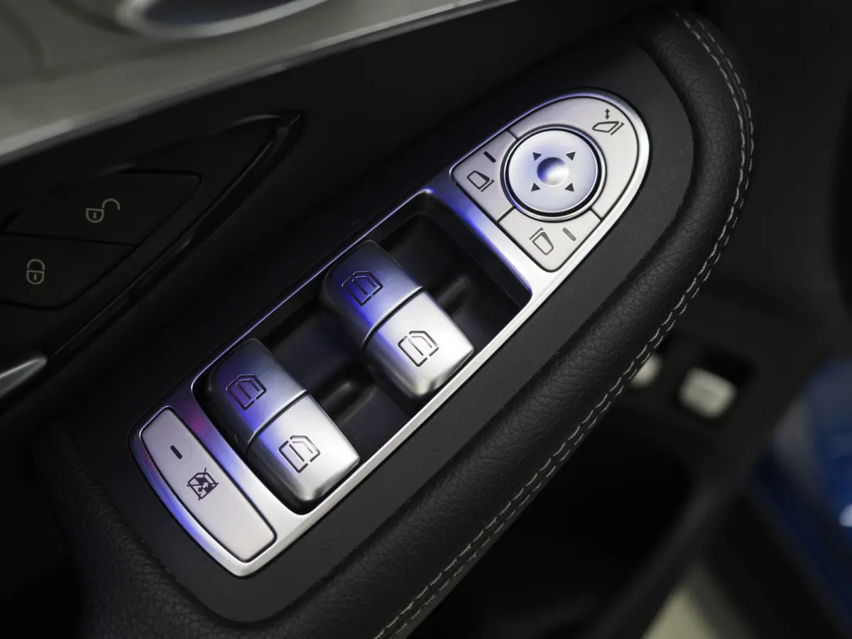 4MATIC Premium Plus | Panoramadak | Trekhaak | Massage | Leder | Stoelkoeling | Sfeerlicht | Carplay