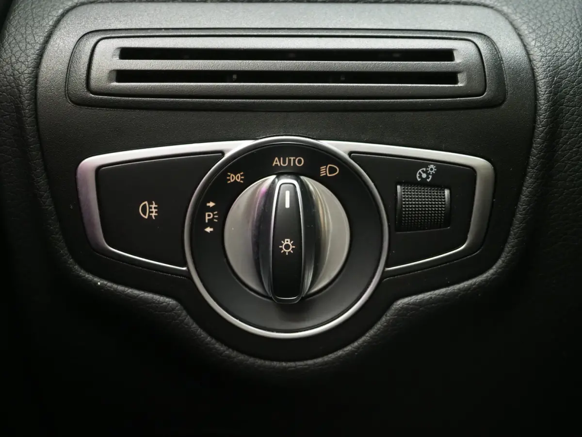 4MATIC Premium Plus | Panoramadak | Trekhaak | Massage | Leder | Stoelkoeling | Sfeerlicht | Carplay