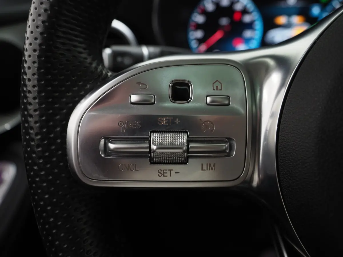 4MATIC Premium Plus | Panoramadak | Trekhaak | Massage | Leder | Stoelkoeling | Sfeerlicht | Carplay
