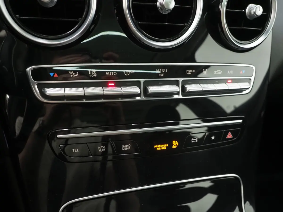 4MATIC Premium Plus | Panoramadak | Trekhaak | Massage | Leder | Stoelkoeling | Sfeerlicht | Carplay