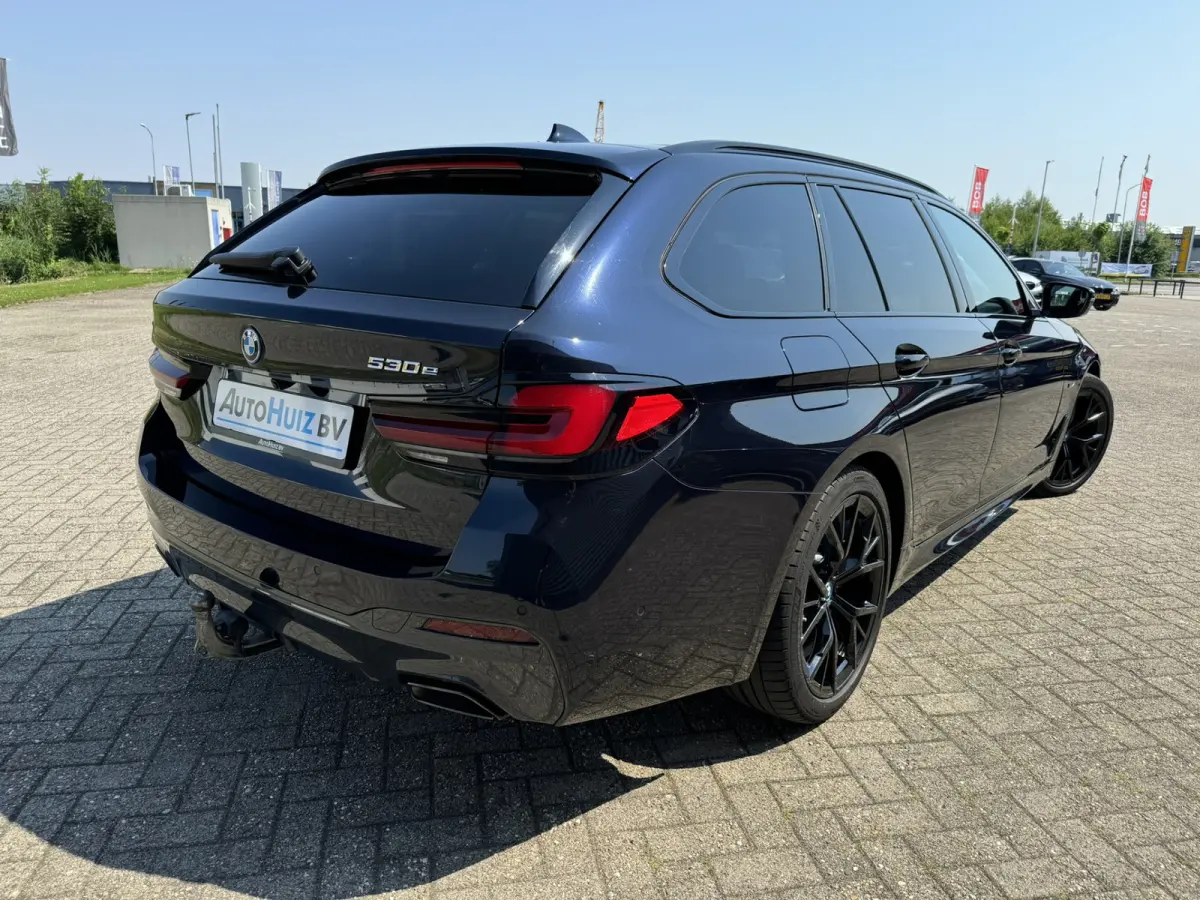 530e High Executive M Sport Panoramadak Trekhaak Harman-Kardon Carplay 19 inch Laser Licht Keyless Entry Head-Up Display SOH 91%