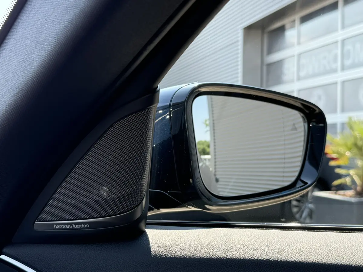 530e High Executive M Sport Panoramadak Trekhaak Harman-Kardon Carplay 19 inch Laser Licht Keyless Entry Head-Up Display SOH 91%
