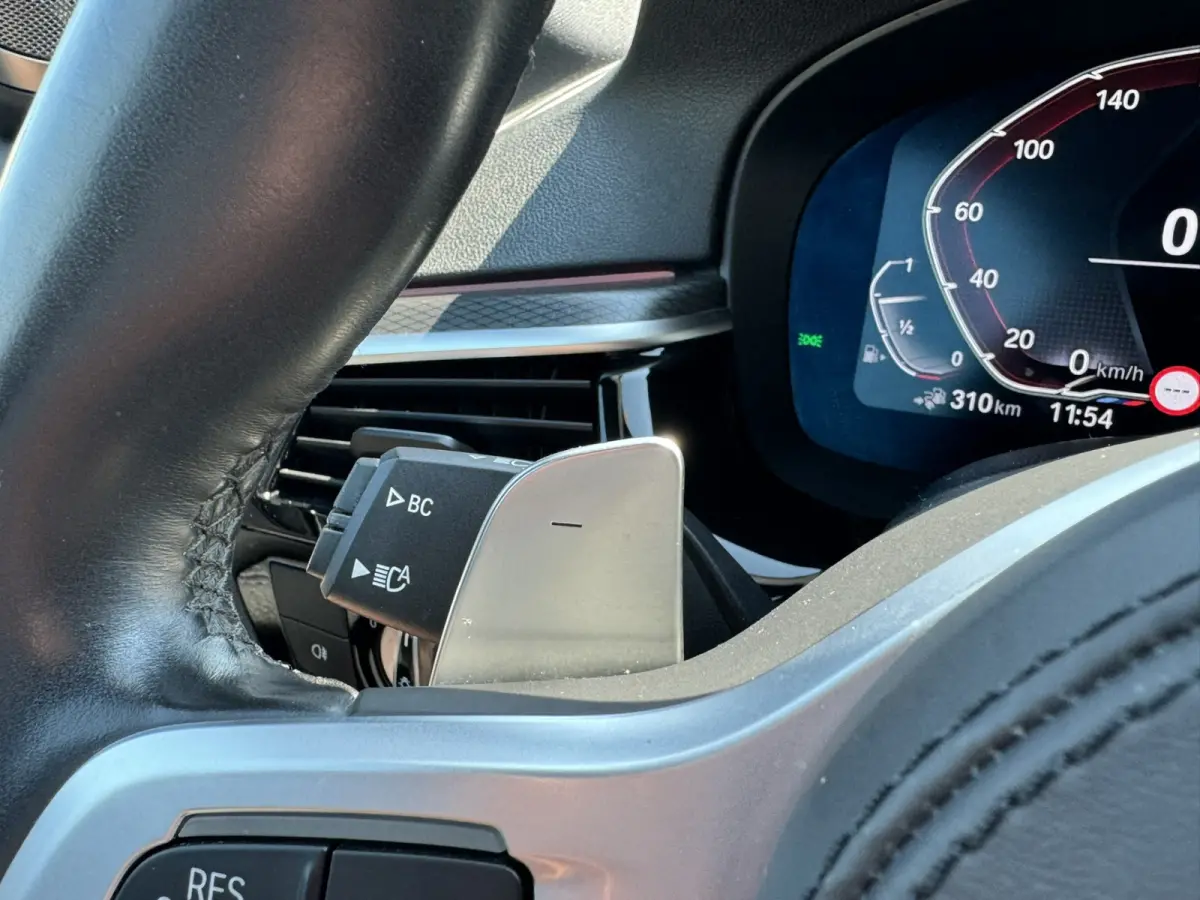 530e High Executive M Sport Panoramadak Trekhaak Harman-Kardon Carplay 19 inch Laser Licht Keyless Entry Head-Up Display SOH 91%