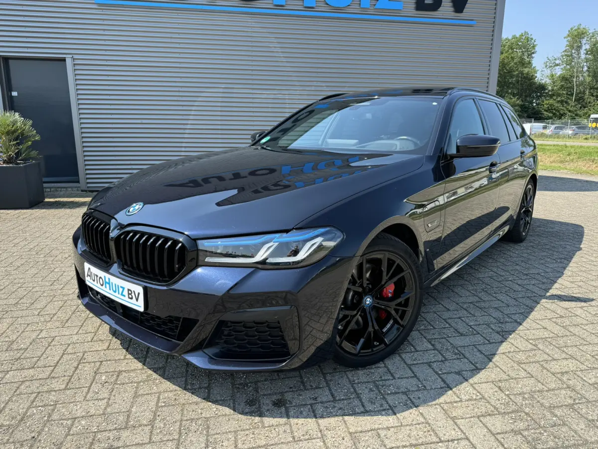 530e High Executive M Sport Panoramadak Trekhaak Harman-Kardon Carplay 19 inch Laser Licht Keyless Entry Head-Up Display SOH 91%