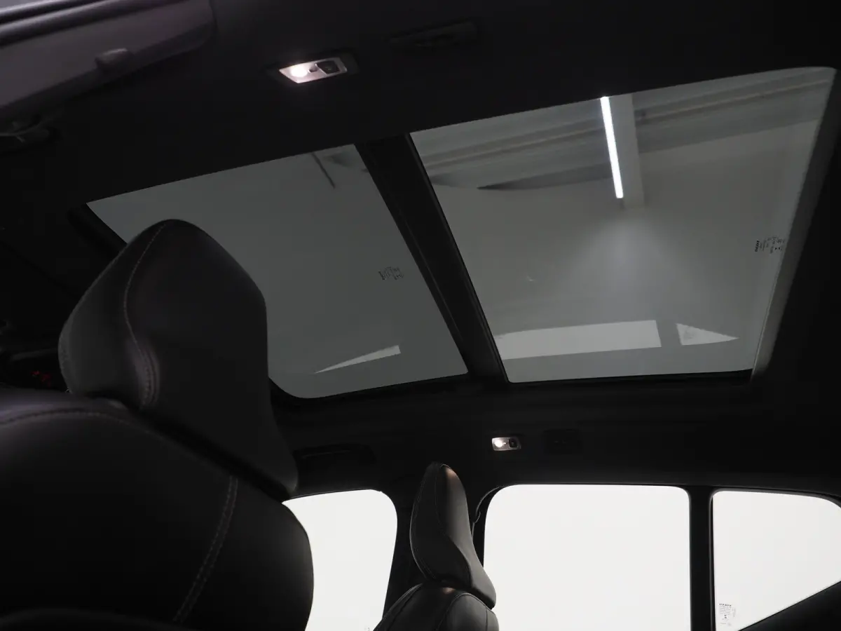 1.5 T5 R-Design | Panoramadak | Leder | Trekhaak | Harman/Kardon | Keyless | Camera | Carplay