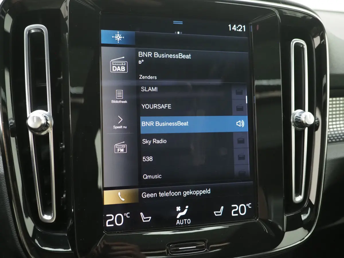 1.5 T5 R-Design | Panoramadak | Leder | Trekhaak | Harman/Kardon | Keyless | Camera | Carplay