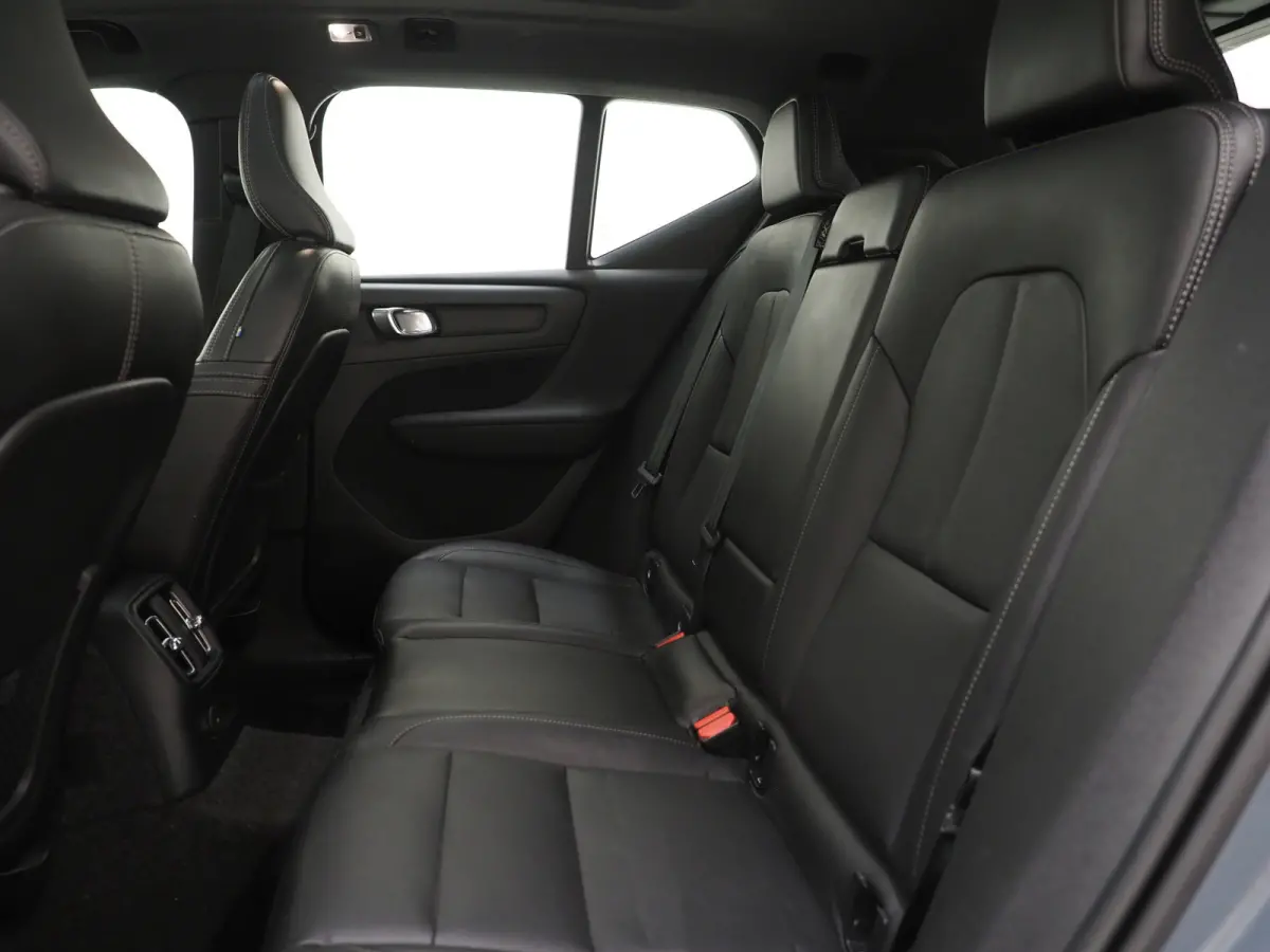 1.5 T5 R-Design | Panoramadak | Leder | Trekhaak | Harman/Kardon | Keyless | Camera | Carplay
