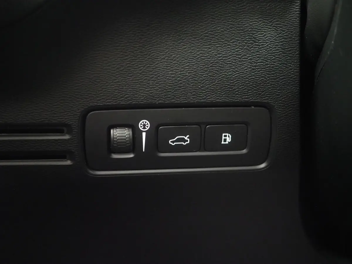 1.5 T5 R-Design | Panoramadak | Leder | Trekhaak | Harman/Kardon | Keyless | Camera | Carplay