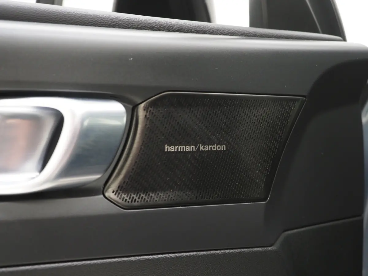 1.5 T5 R-Design | Panoramadak | Leder | Trekhaak | Harman/Kardon | Keyless | Camera | Carplay
