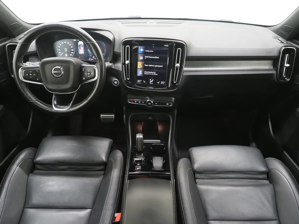 1.5 T5 R-Design | Panoramadak | Leder | Trekhaak | Harman/Kardon | Keyless | Camera | Carplay
