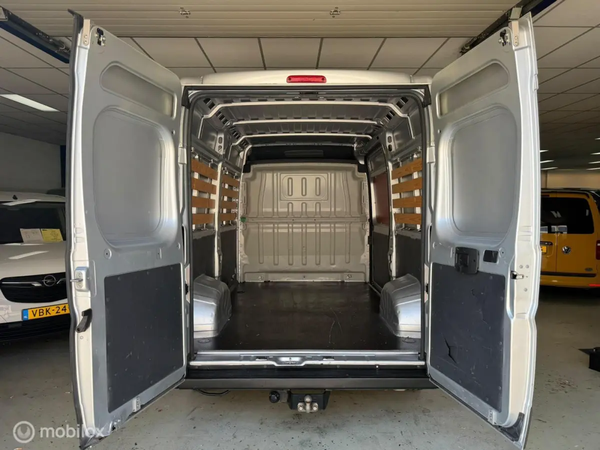 Bestel 330 2.0 BlueHDI L2H2 Premium Pack