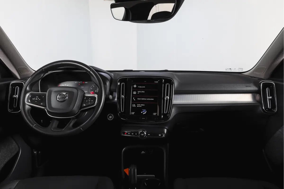 1.5 T3 Business Pro 164 PK | Elek. Trekhaak | Dig. Cockpit | Adapt. Cruise | PDC | NAV + App. Connect | ECC | Elek. Klep | LM 18" |