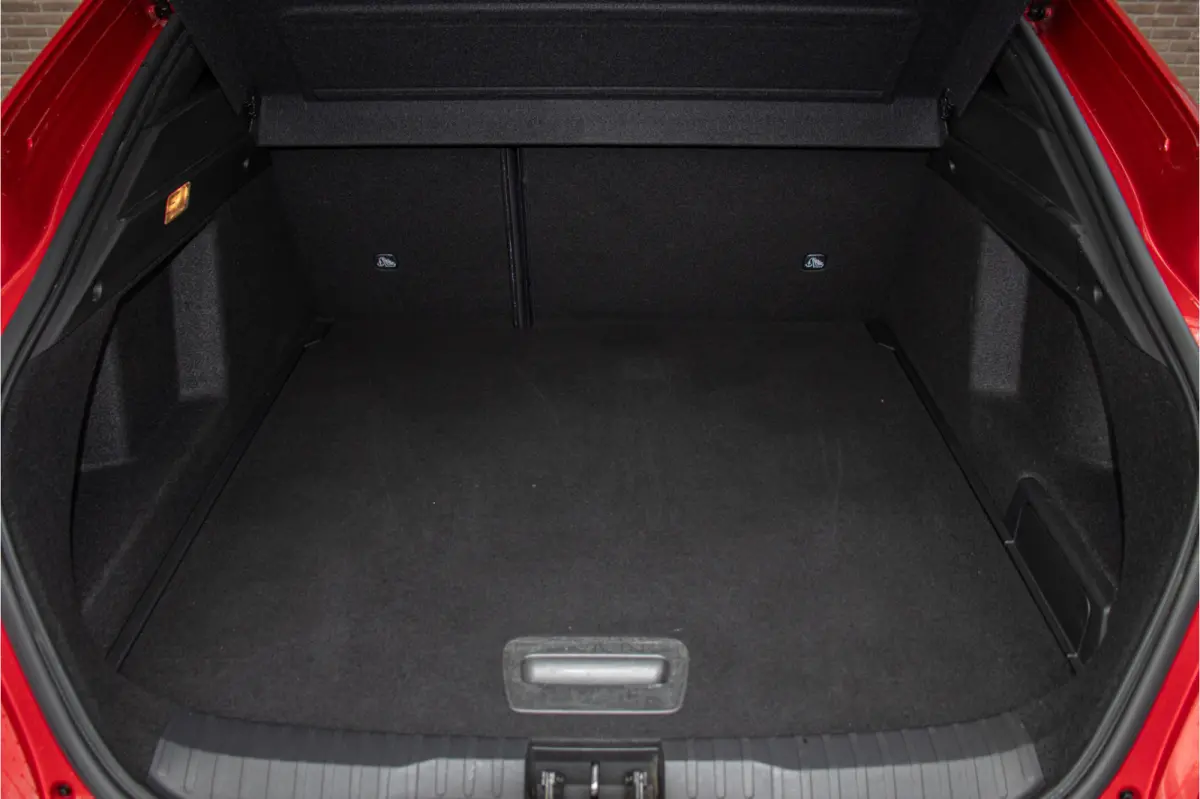 1.6 E-Tech R.S. Line, Origineel NL, Bose, Trekhaak, Adaptive Cruise, Carplay, Stoel & Stuurverwarming, Full LED, Camera.